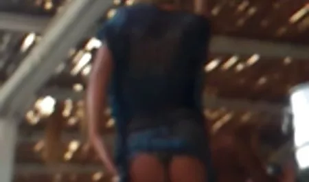 પત્ની સુંદર છોકરી ના અંત: વસ્ત્ર porn વાહિયાત કરવા માંગે છે