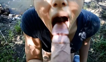 તે licks કમ બોલ તેના પગ સૌથી સુંદર પોર્ન