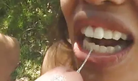 સેક્સી યુવાન લવચીક krasiviy seks છોકરી હાર્ડ fucked નહીં