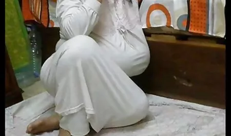 થોડી સોનેરી વાળ વાળી પોર્ન સુંદર 720 રાંડ